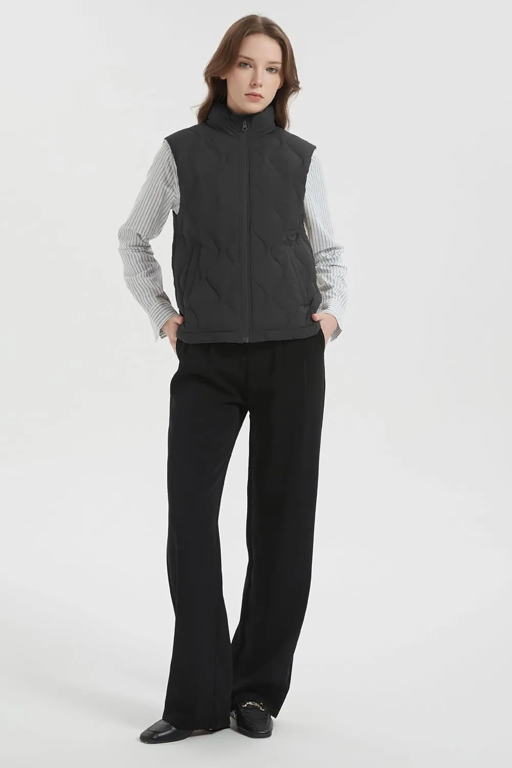 Orolay Women's Cropped Puffer Vest Zip Up Sleeveless Down Jacket Lightweight Stand Collar Quilted Gilet with Pockets