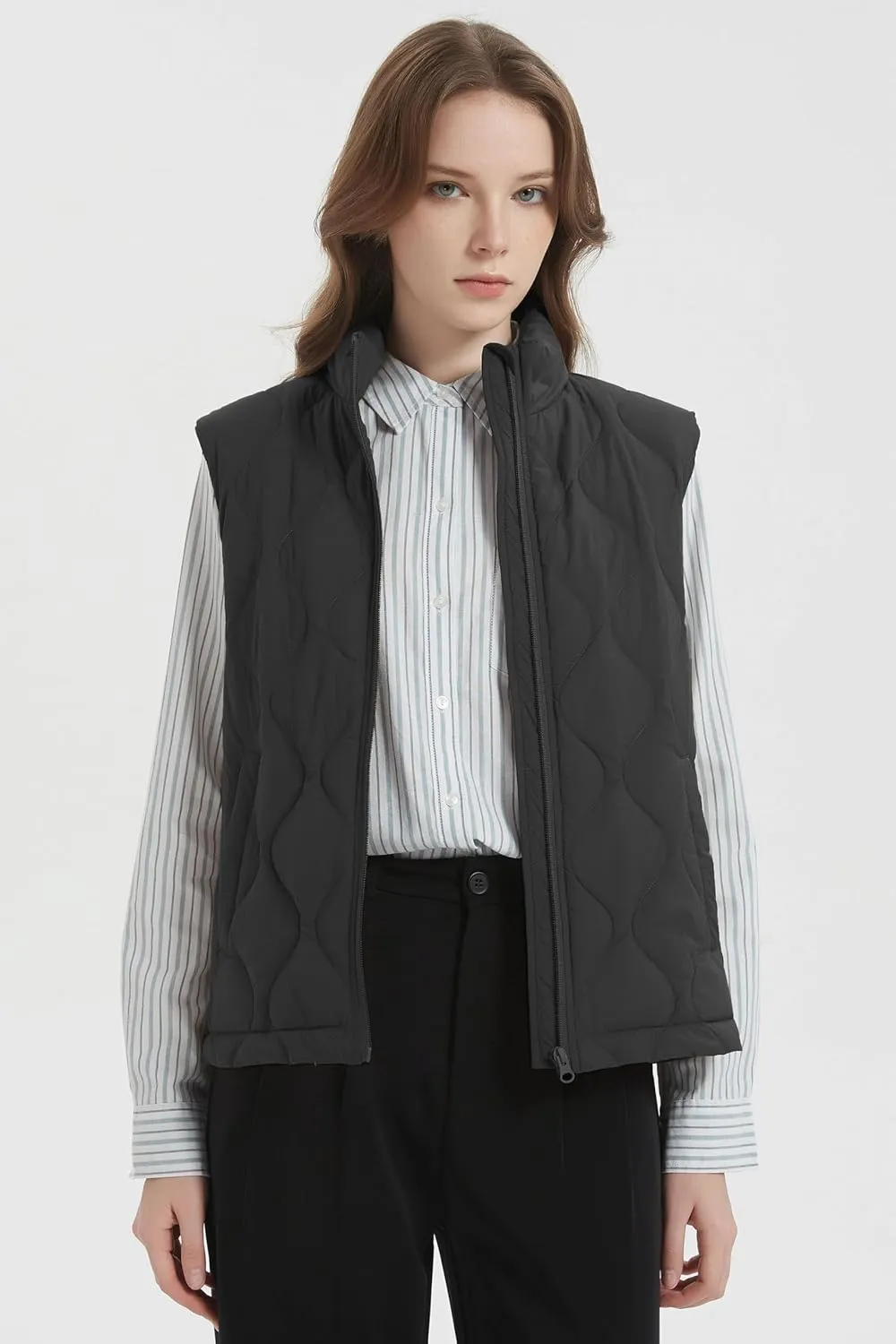 Orolay Women's Cropped Puffer Vest Zip Up Sleeveless Down Jacket Lightweight Stand Collar Quilted Gilet with Pockets