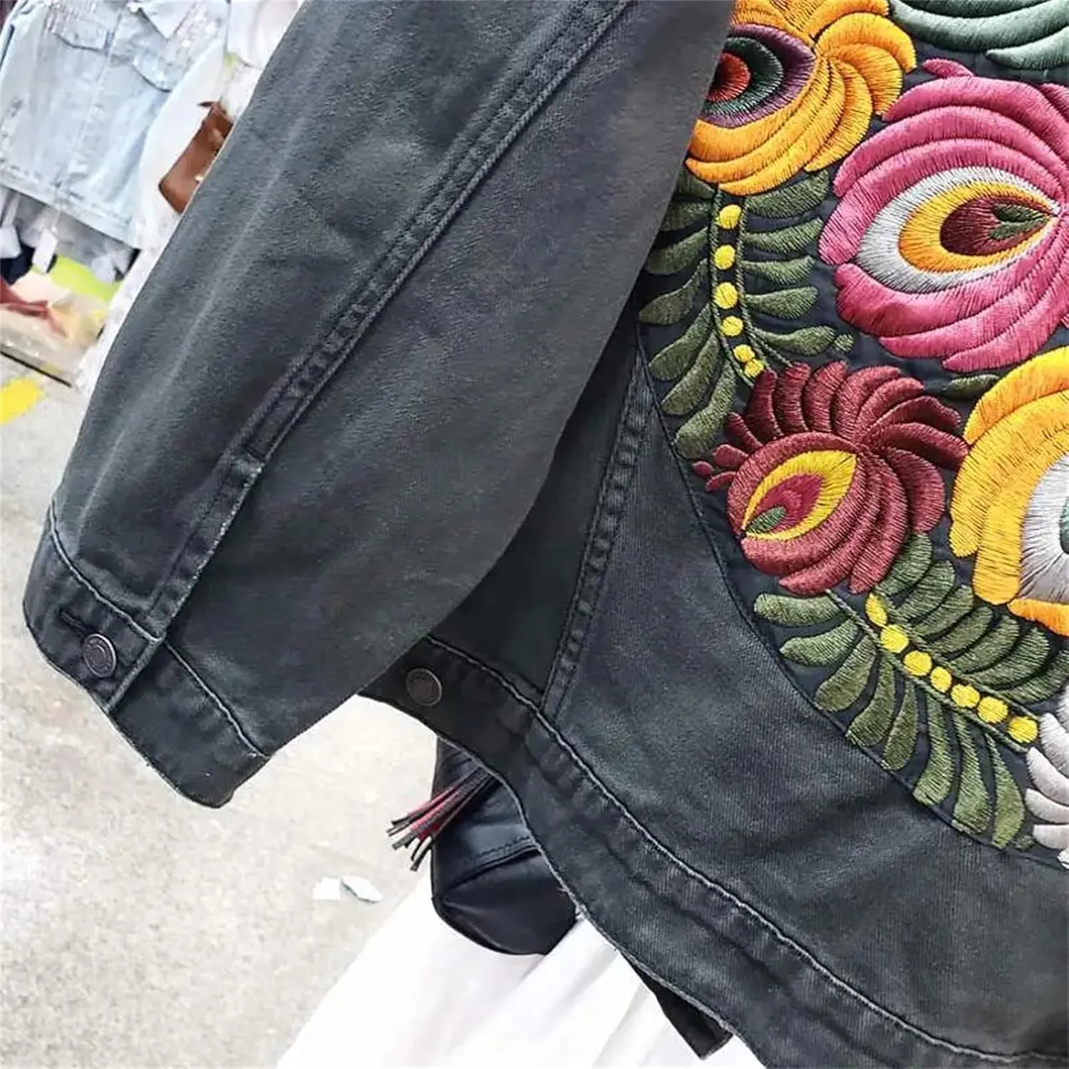 Women's Vintage Floral Embroidered Denim Jacket with Turn-Down Collar for Spring and Autumn